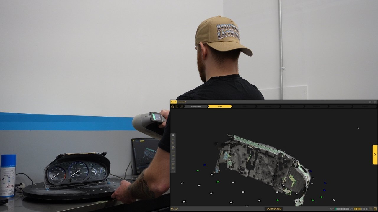 Scanning gauge cluster